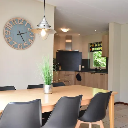 Bungalow In North Holland Near North Sea Coast 度假居